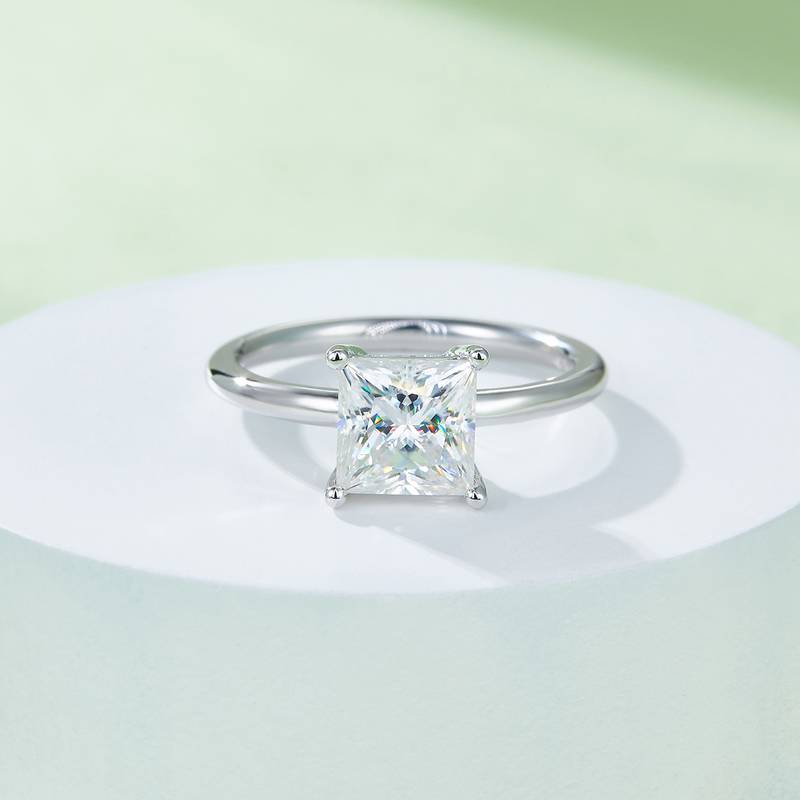 Classic正方形S925银镀白金MoissaniteWomen's Ring2.0ctD级